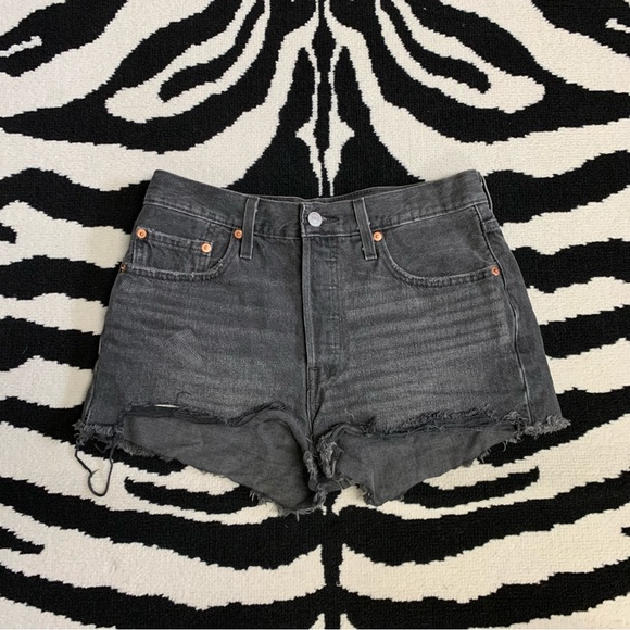 Levi’s Premium Original 501 Button Fly Jean Shorts Raw Hem Denim Size 27 - Picture 7 of 16